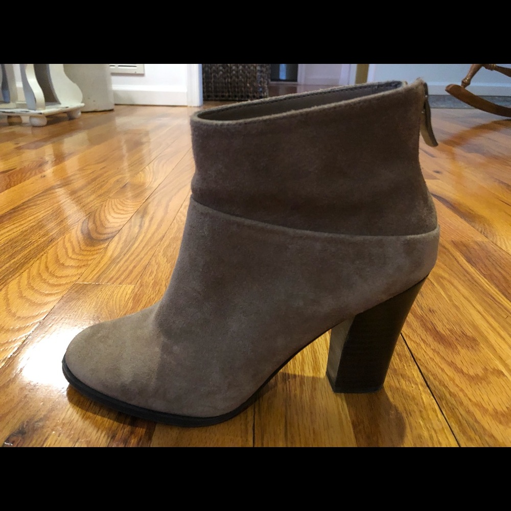 Shoes - Picture 6 of 8
